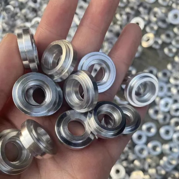Millised on metallist kinnitusdetailide tüübid?